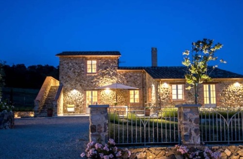 Trevinano Villa | Splendid Villa with big mediterranean garden. Pool, heated jacuzzi, fishing pond