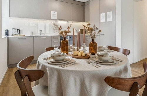 Oerlikon Apartment | Stilvolle Wohnung 5min von Zürich Bahnhof! (101)