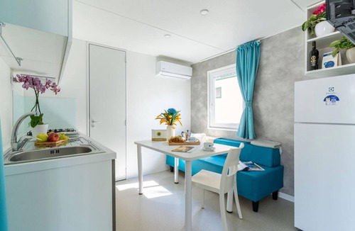 Cologna Spiaggia House | Stork Lodge Superior vacation village for 4 people