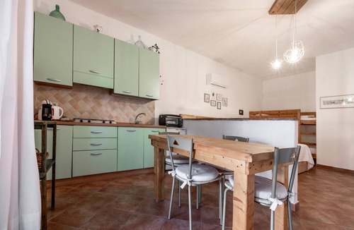 Capalbio Apartment | Studio 'Agriturismo Vallerana Il Gelsomino' with Private Terrace, Wi-Fi and Air Conditioning