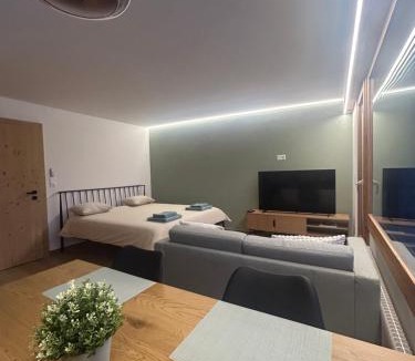 Vermala Apartment | Studio moderne et cosy avec piscine et sauna