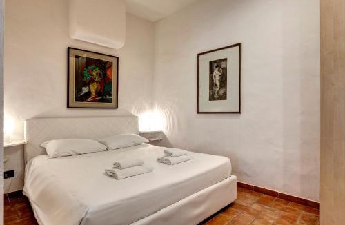 San Lorenzo Apartment | Stufa Apartment by Mamo Florence