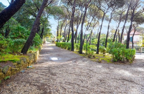 Quercianella House | Stunning home in Quercianella with WiFi