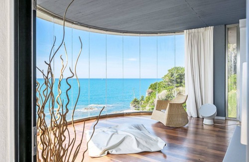 Rosignano Marittimo Villa | Stunning private villa for 12 guests with private pool, A/C, WIFI, TV, terrace and pets allowed
