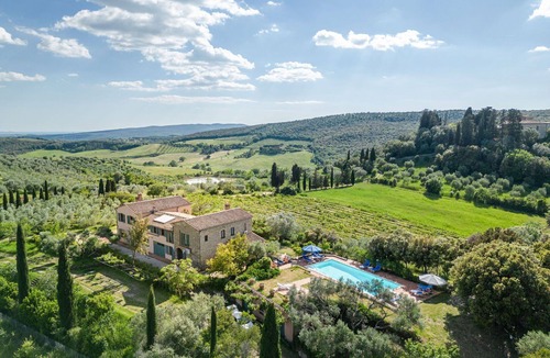 Massa Marittima Villa | Stunning private villa with WIFI, private pool, A/C, TV, patio, pets allowed and panoramic view