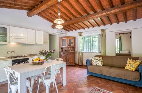 Montevarchi Villa | Stunning private villa for 12 people with A/C, private pool, WIFI, hot tub and TV