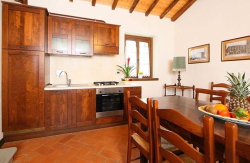 Sansepolcro Villa | Stunning private villa for 15 guests with WIFI, private pool, hot tub, TV, patio and pets allowed
