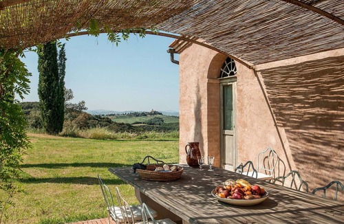 Camigliano Villa | Stunning private villa for 18 guests with WIFI, private pool, A/C, TV and panoramic view