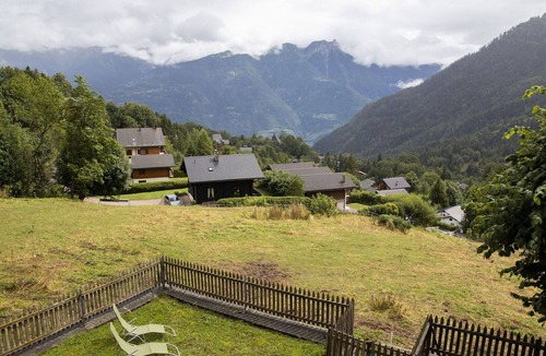 Leytron House | Stunning private villa for 8 guests with WIFI, TV and patio