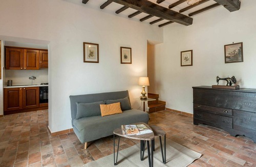 Manciano Villa | Stunning private villa with WIFI, private pool, A/C, TV, patio, pets allowed and panoramic view