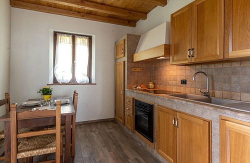 Scansano House | Stunning private villa for 8 people with WIFI, patio, pets allowed and panoramic view