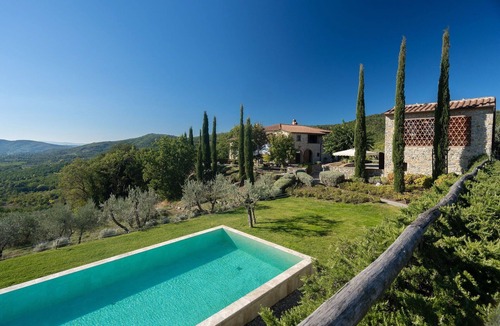 Bucine Villa | Stunning private villa for 12 people with WIFI, A/C, private pool, TV, patio and panoramic view