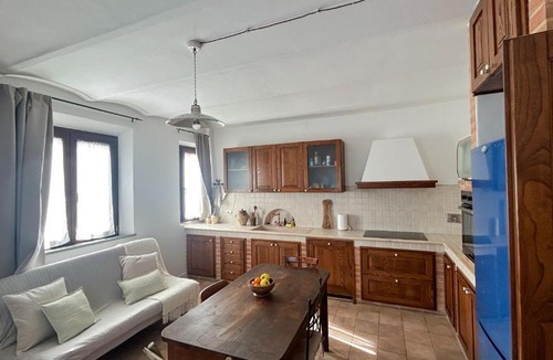 Vitellino House | Sul lago Appartamenti Casa Del Lago con Piscina Acqua Salata