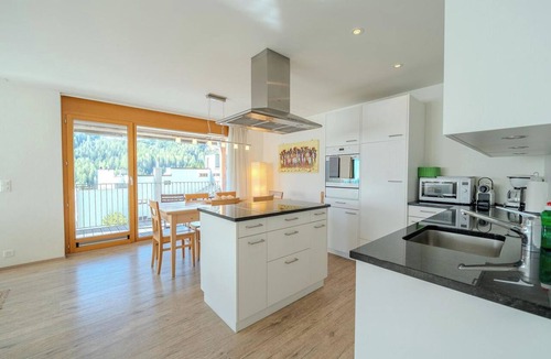 Arosa Apartment | Sunnaschy Heidi by Arosa Vacations Appartement/Fewo, Dusche und Badewanne, 2 Sch by Interhome