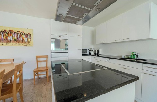 Arosa Apartment | Sunnaschy Heidi by Arosa Vacations Appartement/Fewo, Dusche und Badewanne, 2 Sch by Interhome