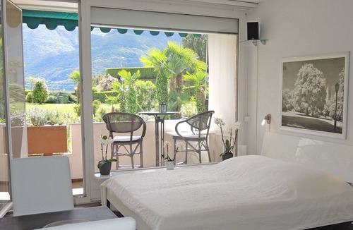 Brissago Apartment | Sunny apartment in an exclusive residential area for a relaxing holiday for two