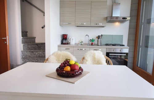 Perledo Apartment | Sunset 180, Lake View With a Pool By Halldis