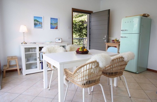 Perledo Apartment | Sunset 180, Lake View With a Pool By Halldis