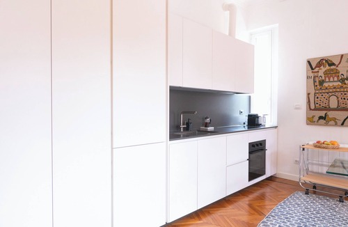 Central Station Apartment | Superb and Charming apartment in central Milan with piazza views.