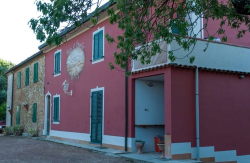 Lorenzana House | Superb "Tuscan" style cottage dominates a magical landscape, welcomes families.