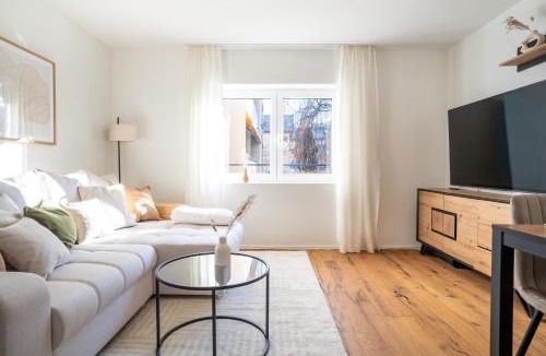 Glattbrugg Apartment | SwissVida Business Apartments Zurich Airport, Free Parking & Workspace