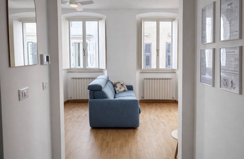 Trieste Old Town Apartment | TATI HOME - two-room apartment in the center 1 minute from piazza unità