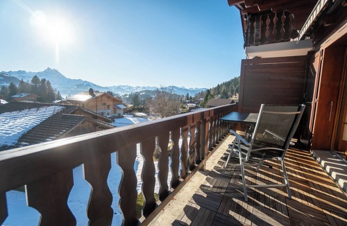 Alpe des Chaux Apartment | The Aigle Royal residence is located not far from the ski lifts that take you to the Gryon - Villars