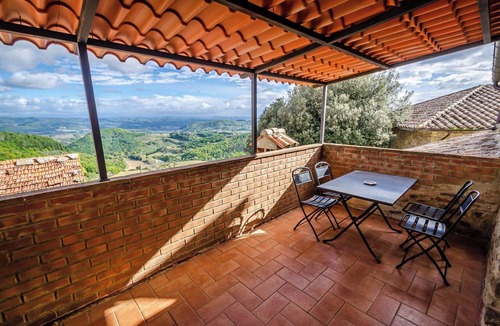Monte Santa Maria Tiberina House | The Belvedere - Farmhouse La Fattoria