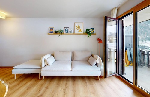 Celerina-Schlarigna Apartment | The newly and extensively renovated 3½-room apartment on the ground floor offers