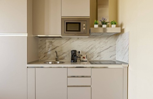 Tirrenia Apartment | The recently renovated apartment is a small gem, perfect for two guests. The interiors are modern, thoughtfully designed, and finished with great attention to detail to ensure maximum comfort. It features a cozy double bedroom, a bright living area with