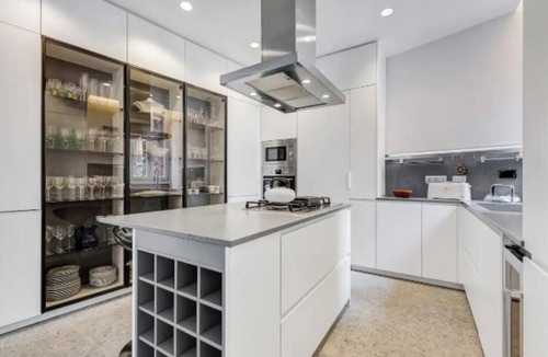 Trastevere Apartment | Timeless Charm in Trastevere Luxury Residence with Enchanting Courtyard