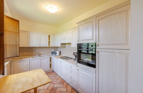 Citta della Pieve Villa | UMBRIA ESTATE 2 VILLAS, 2 HEATED POOLS , 2 JACUZZI TOWN WALKING DISTANCE