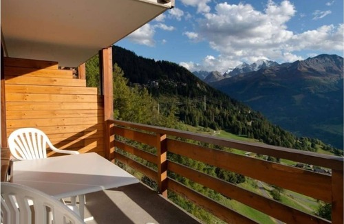 Verbier Ski Chalet | Uninterrupted views of the mountains and across the valley