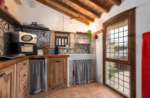 Borgatello House | Vacation Home "Casa di Campagna" with Private Terrace & Wi-Fi