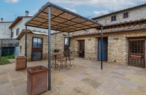 Borgatello House | Vacation Home "Casa di Campagna" with Private Terrace & Wi-Fi