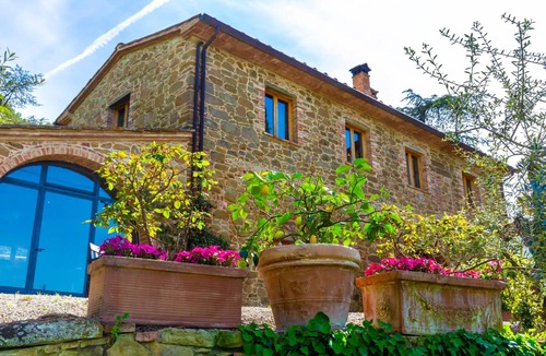 Monte San Savino House | Vacation Home 'Il Granaio' with Pool, Private Terrace & Wi-Fi
