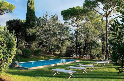 San Casciano in Val di Pesa Villa | Villa Editta: A charming three-story villa situated in the heart of the Chianti region, a few kilometers away from Florence, with Free WI-FI.