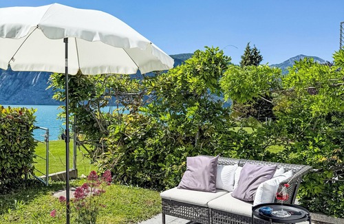 Ruetli House | Villa am See 1/Beach House by Interhome