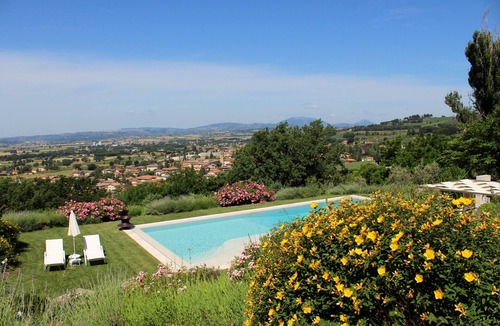 Palazzo Villa | Villa "Amazing Assisi" with Private Pool, Private Terrace & Wi-Fi