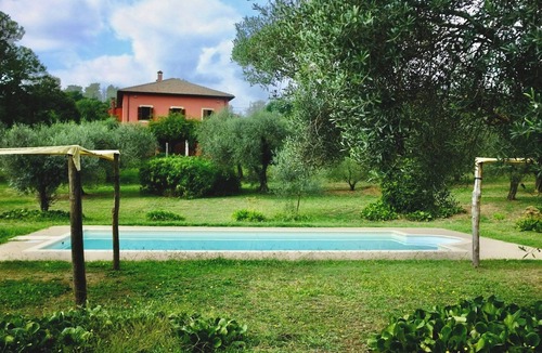 Poggio House | Villa amongst olive and hazelnut groves in Tuscia