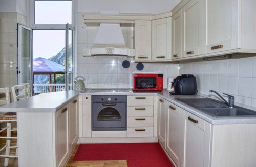 Perledo Villa | Villa Esinodina | 4 Bedrooms | Spectacular Lake & Mountain Views | Private Pool, Jacuzzi & Landscaped Garden | Perledo | Lake Como | Italy
