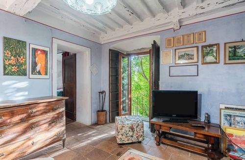 Villabuona Villa | Villa 'Gabriella' with Private Garden, Balcony and Wi-Fi