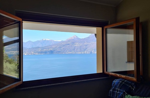 Perledo Villa | Villa gli Ulivi Bariloche Lake Como view Varenna