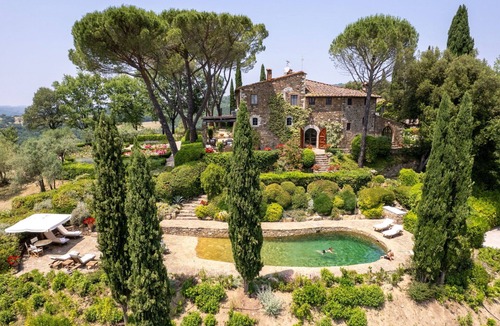 San Pietro in Bossolo Villa | Villa in Badia A Passignano with 9 bedrooms sleeps 18