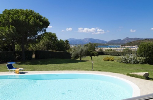Capo Coda Cavallo Villa | Villa in Capo Coda Cavallo with 6 bedrooms sleeps 12