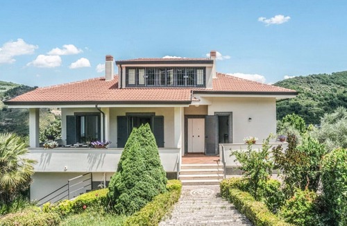 San Mango sul Calore Apartment | Villa in the Vineyard - Garden Retreat