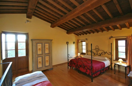 Ramazzano Villa | Villa in Ponte Felcino with 5 bedrooms sleeps 18