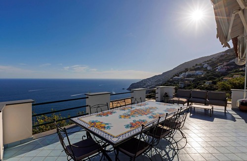 San Michele Villa | Villa Le Porpore between Positano and Amalfi, with an enchanting sea view.