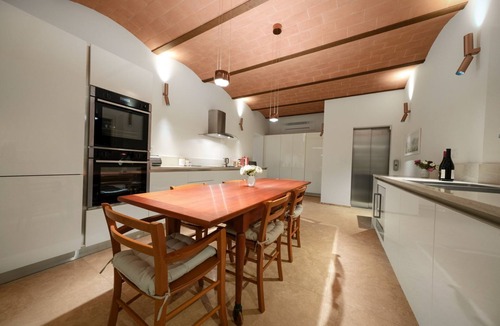 Castelnuovo Berardenga Villa | Villa Parigi, elegant designer Villa in Chianti, Pool & Concierge, WiFi, A/C
