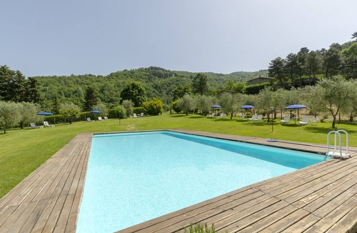 Londa House | Villa + pool near Florence. La Casaccia . Sleeps 6+ 1 baby. Peace and views